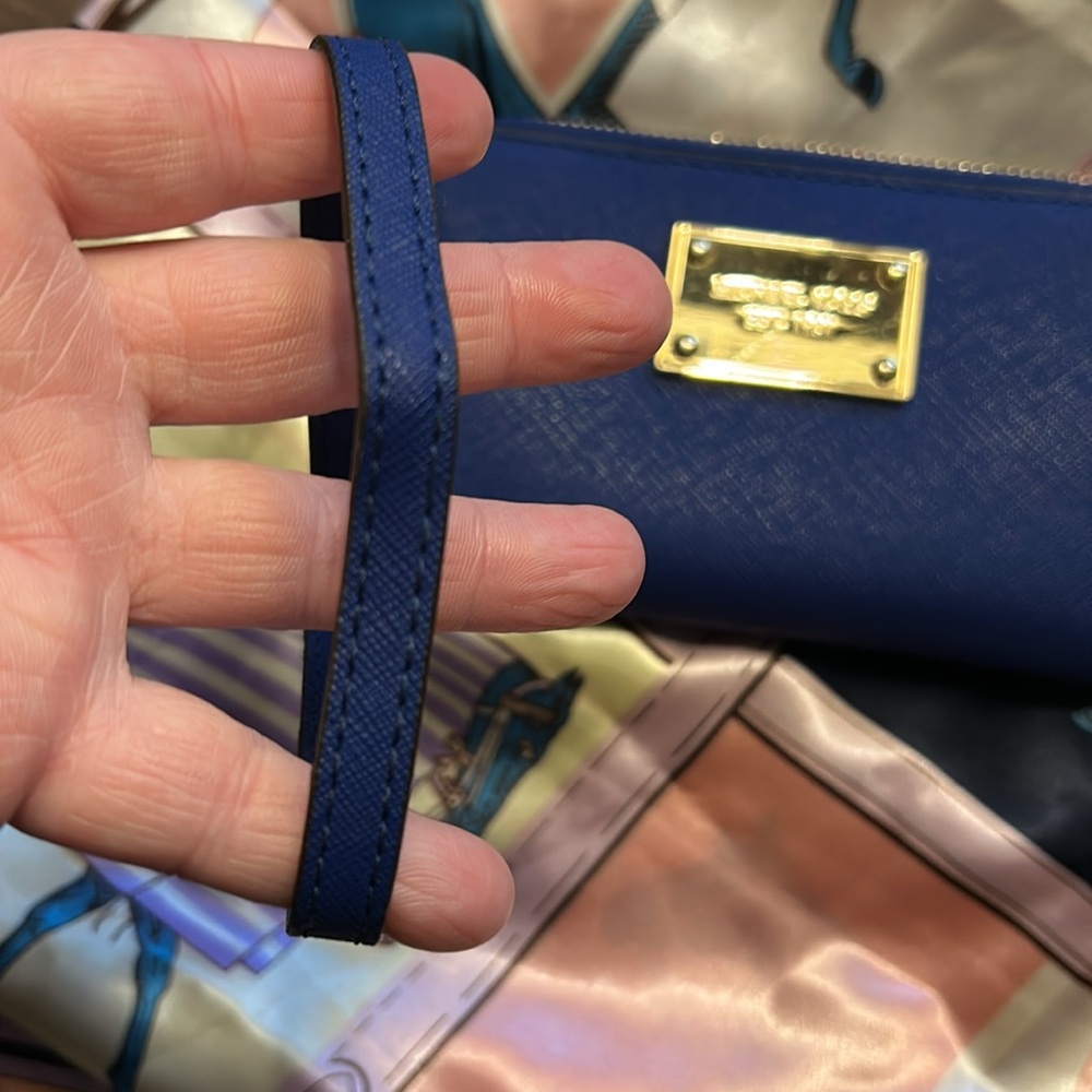 Michael Kors Blue Saffiano Leather Wallet w/strap - Picture 9 of 9